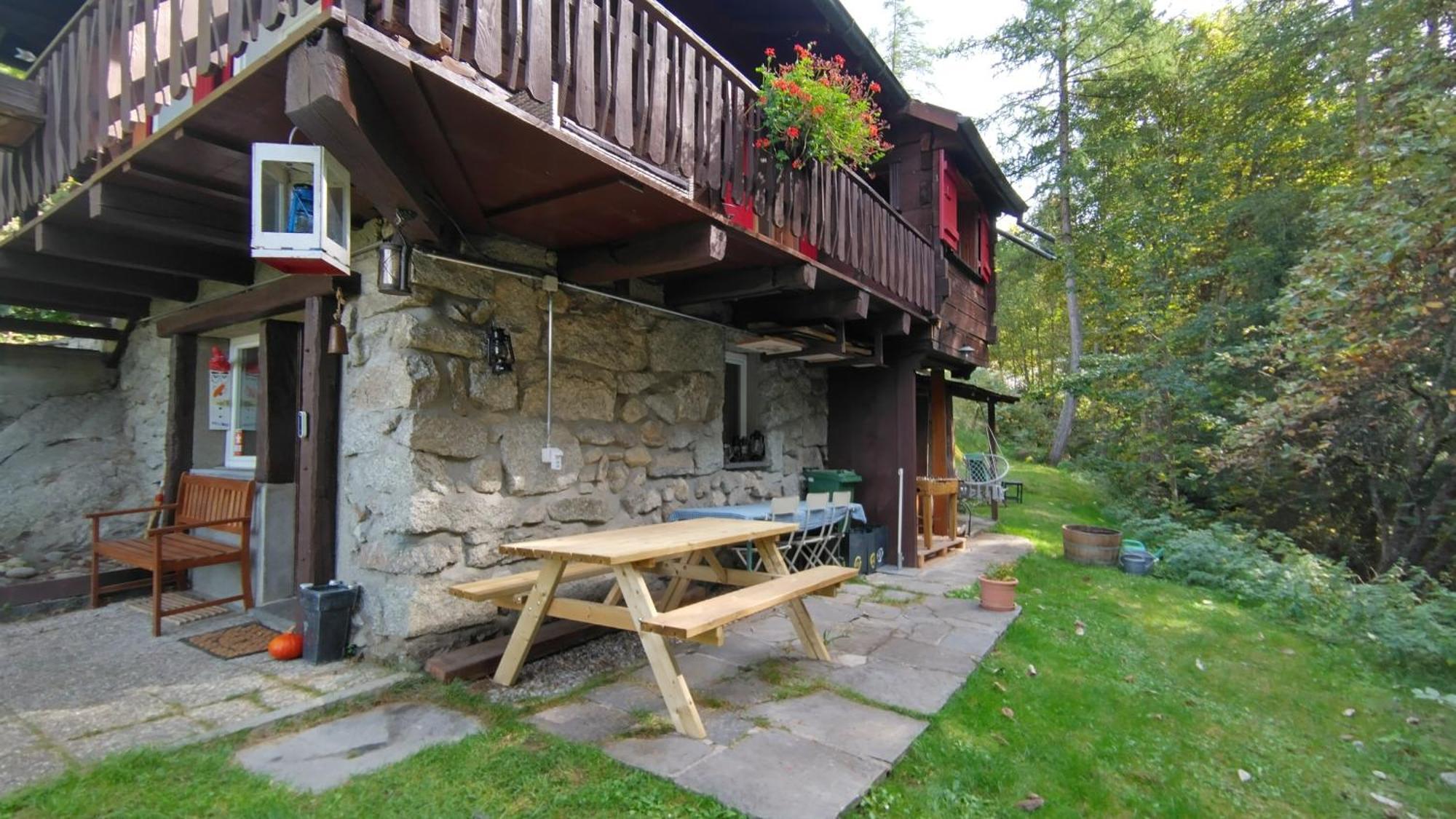 Petit Chalet Rustique Et Bucolique Bovernier Exterior foto
